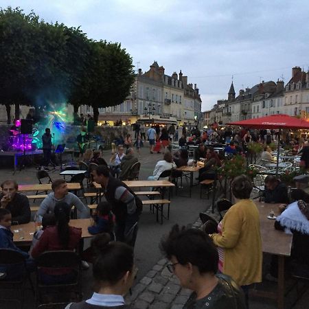 Pub Vauban Terreaux Otel Avallon Dış mekan fotoğraf