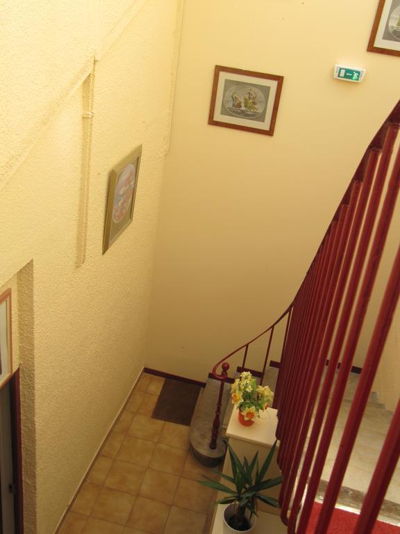 Pub Vauban Terreaux Otel Avallon Dış mekan fotoğraf