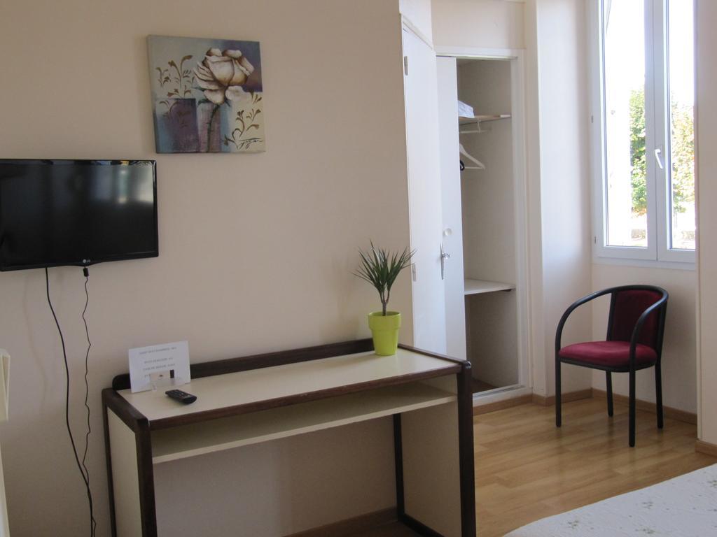 Pub Vauban Terreaux Otel Avallon Dış mekan fotoğraf