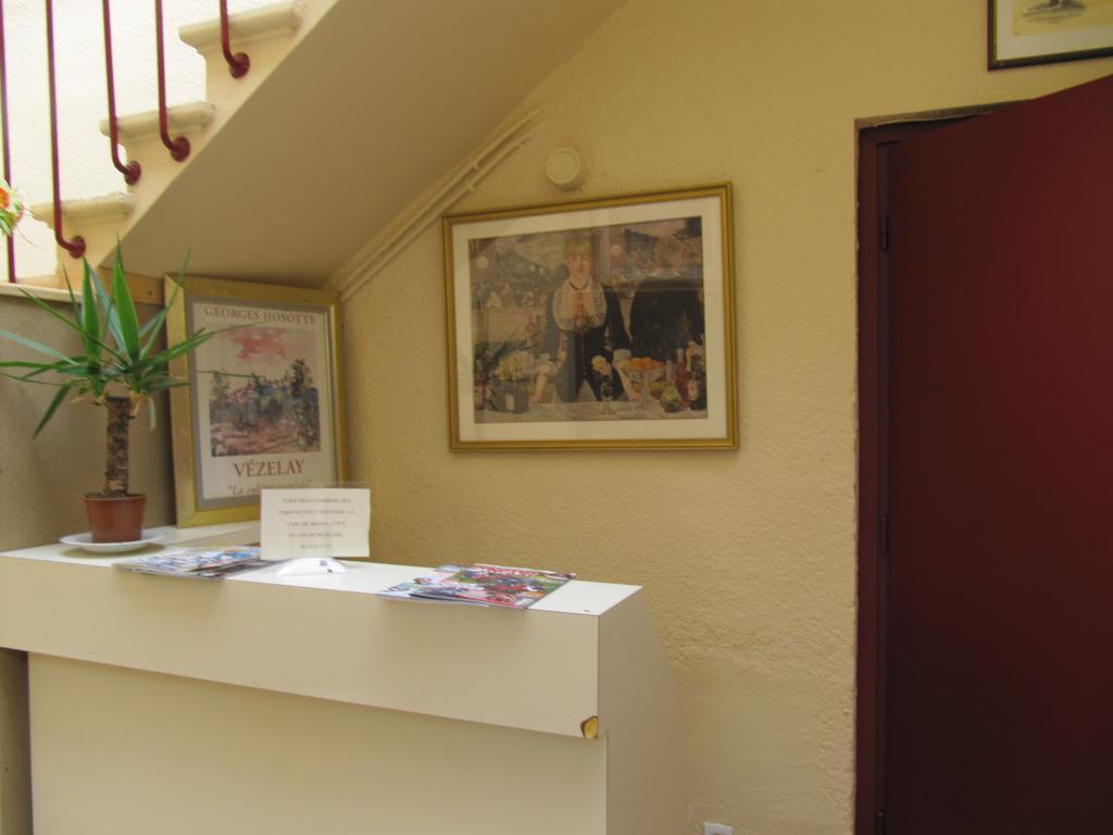 Pub Vauban Terreaux Otel Avallon Dış mekan fotoğraf