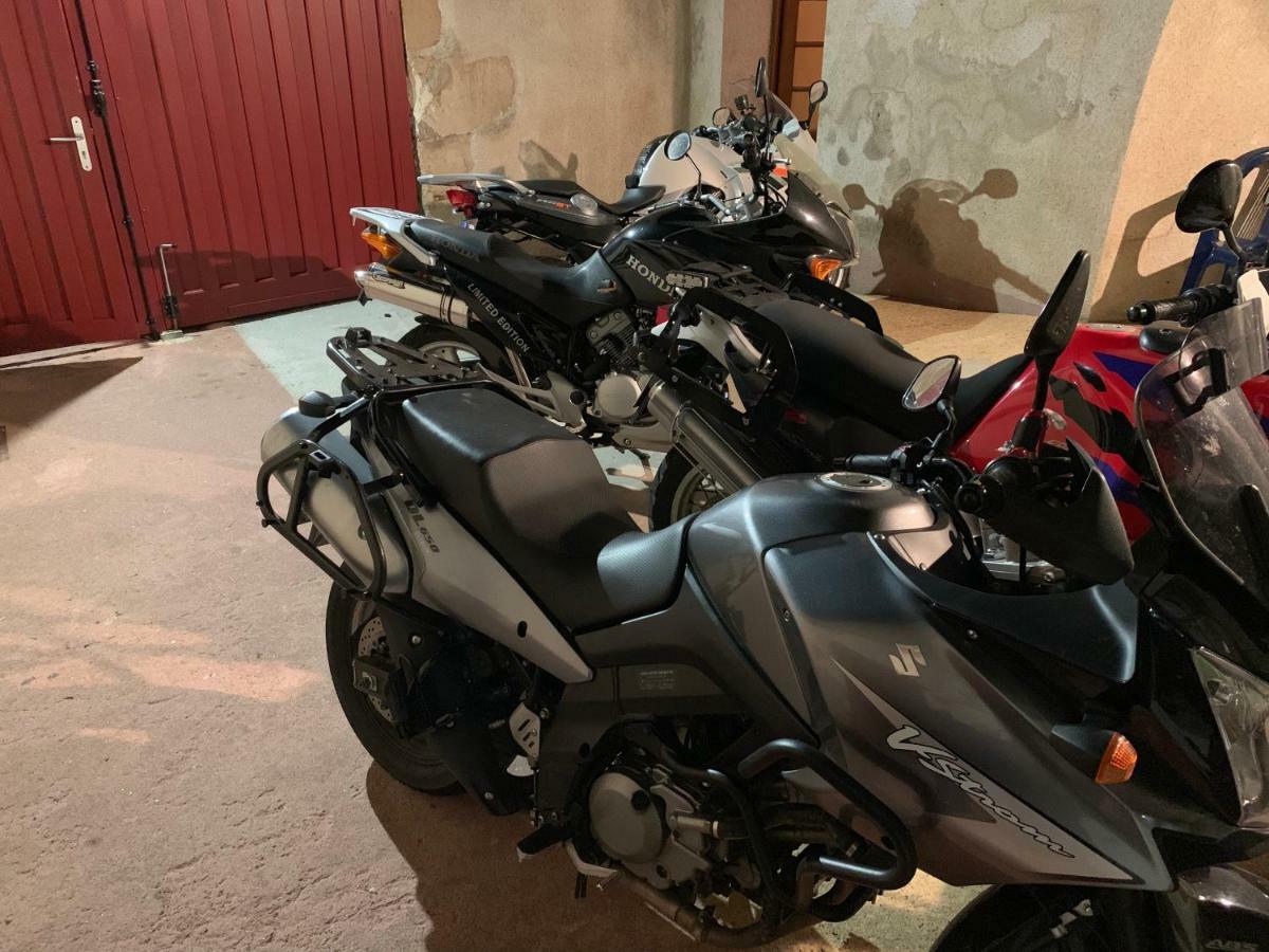 Pub Vauban Terreaux Otel Avallon Dış mekan fotoğraf