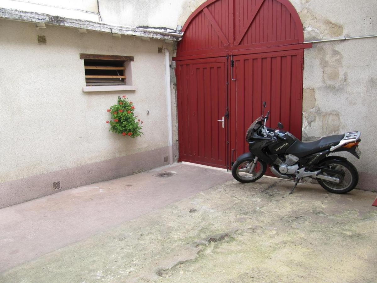 Pub Vauban Terreaux Otel Avallon Dış mekan fotoğraf